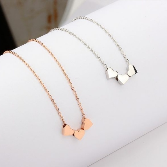 💎2 for $25💎 Dainty 3 Hearts SILVER Necklace - Picture 2 of 5